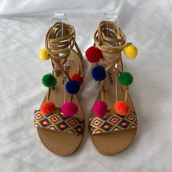 Dirty Laundry Leg Tie Pom Pom Women’s Sandals Size 6.5 - Picture 2 of 5